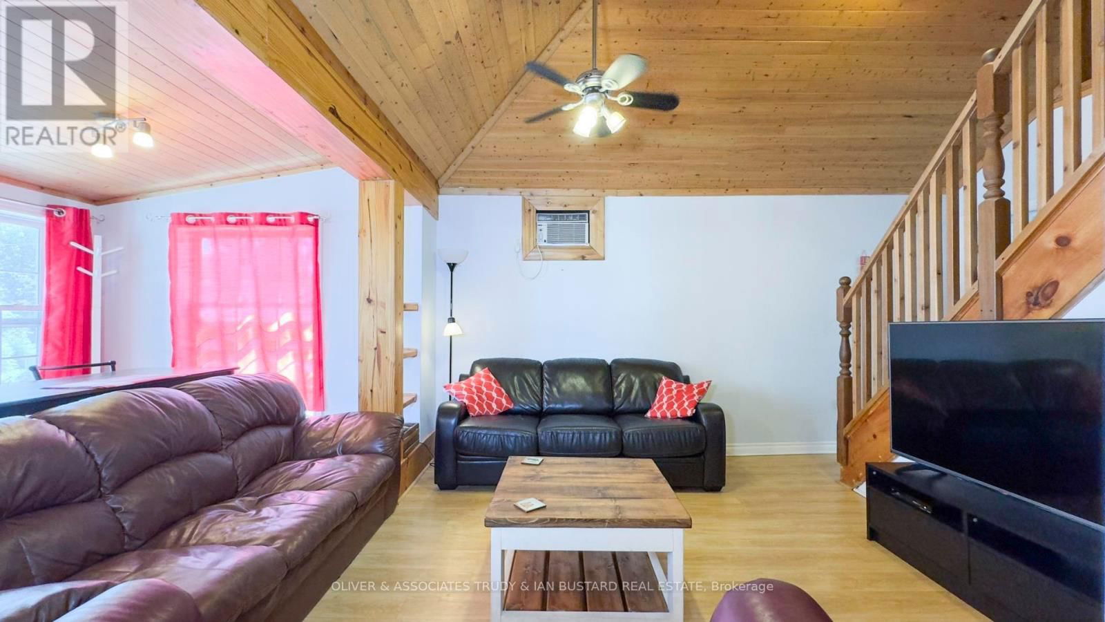 21 HURON STREET Image 6
