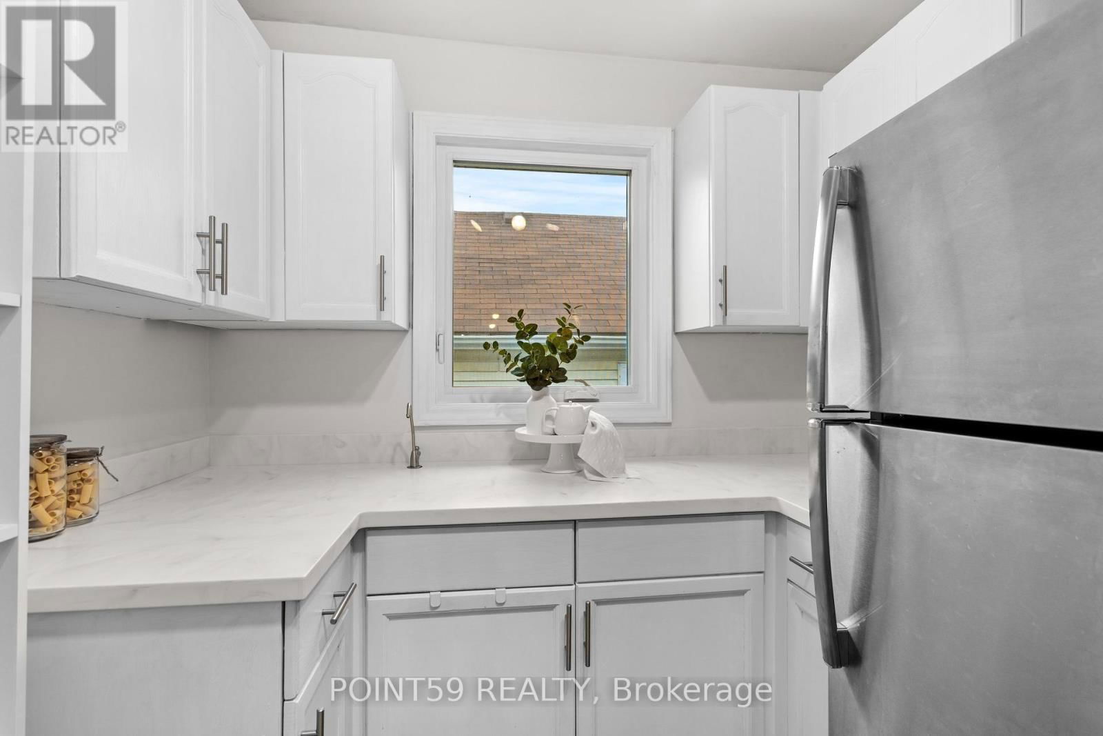 559 CHESTER STREET Image 11