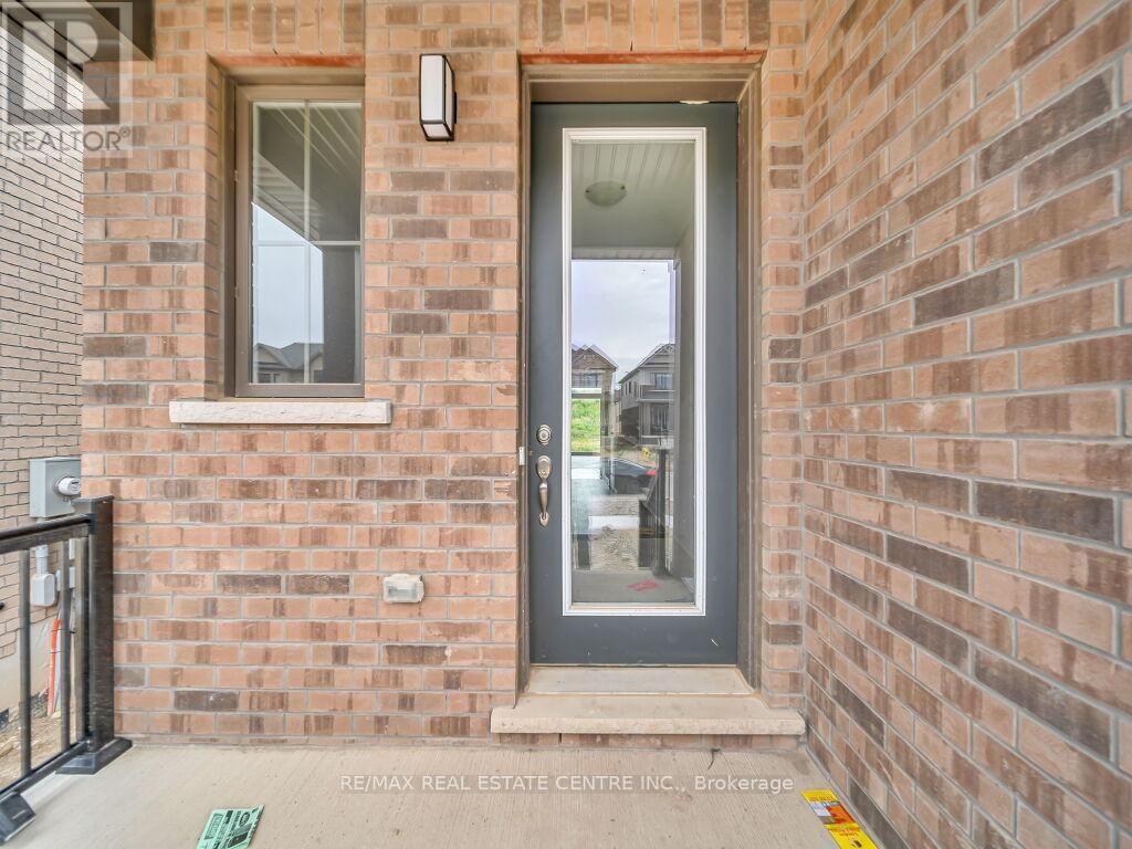 193 LESLIE DAVIS STREET N Image 3