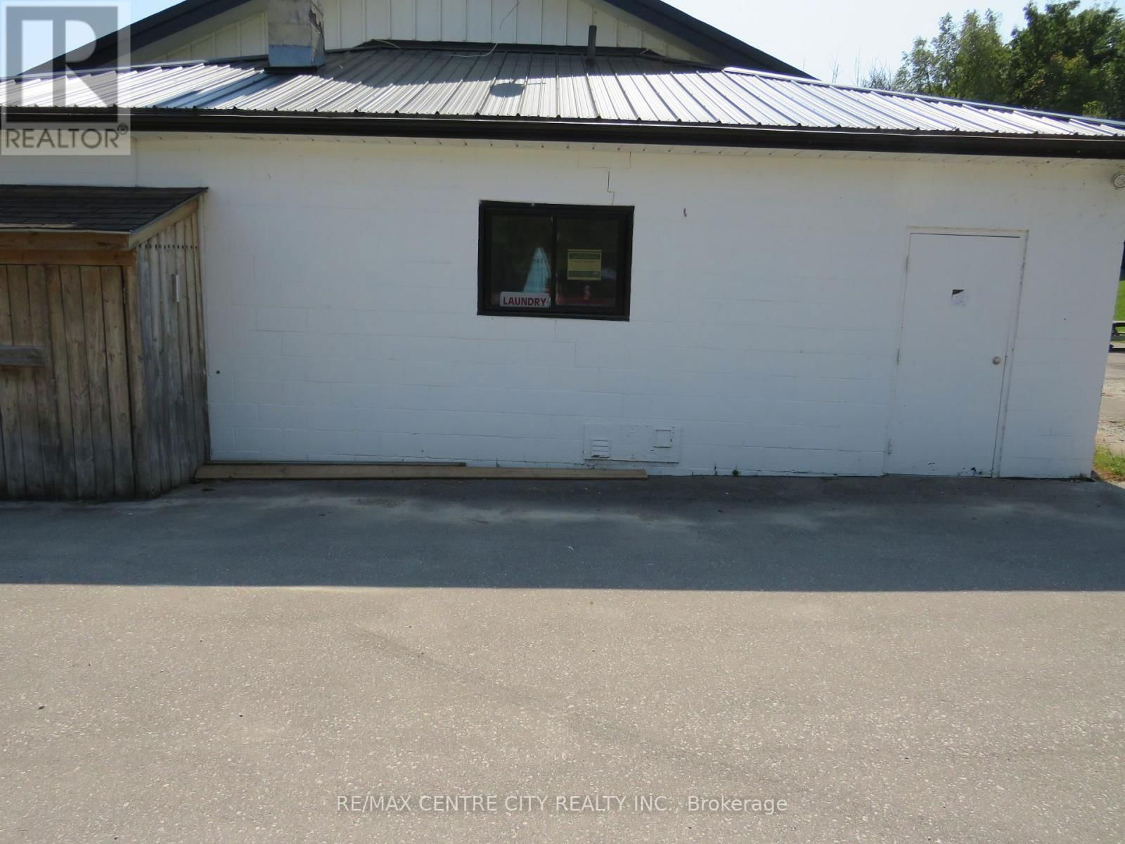 49 - 22164 VALLEYVIEW ROAD Image 31