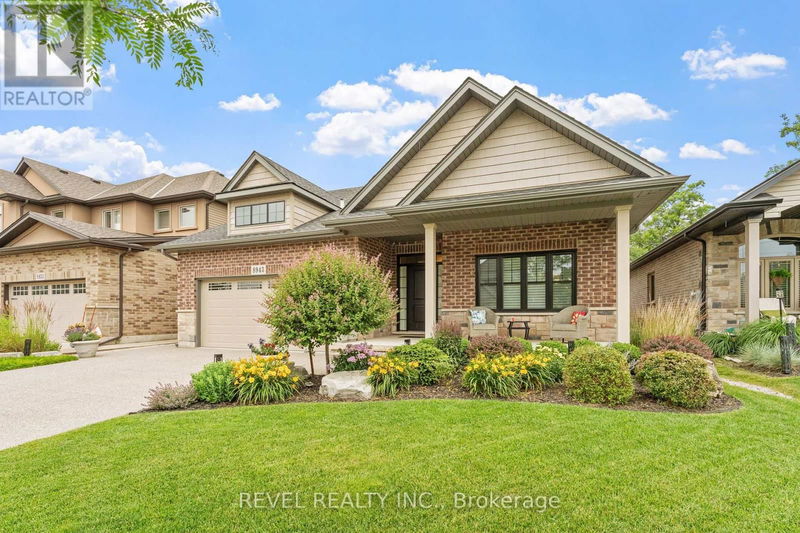 8943 Black Forest Crescent  Niagara Falls, L2H3P1 | Image 1