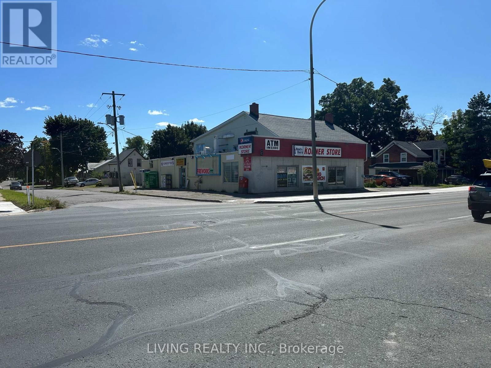 195 DUNDAS STREET W Image 15