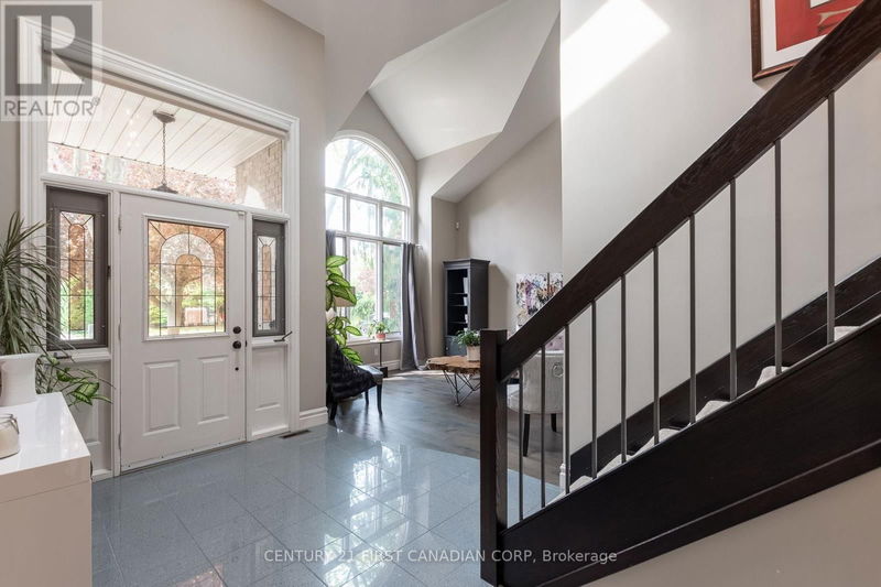 90 Carriage Hill Drive  London, N5X3W9 | Image 2