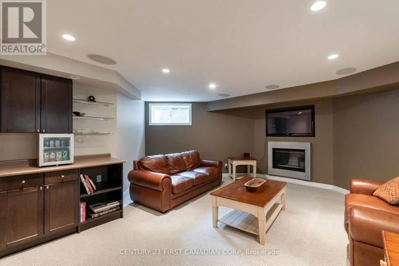 90 Carriage Hill Drive  London, N5X3W9 | Image 30