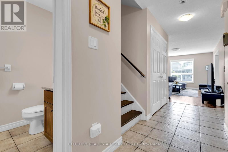 21 Henderson Drive  Guelph (Grange Hill East), N1E0A1 | Image 10