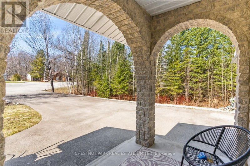 35 SAUBLE WOODS Crescent  South Bruce Peninsula, N0H2G0 | Image 2