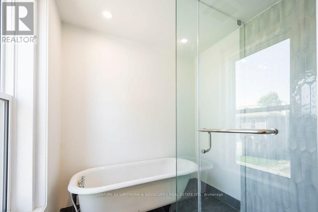 31 BETTES STREET Image 32