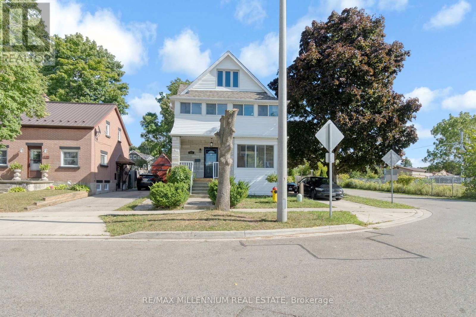 285 BORDEN AVENUE Image 2