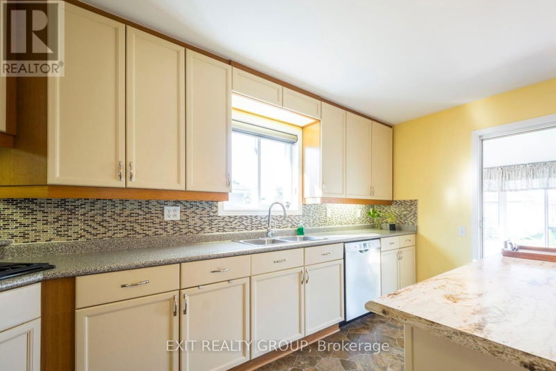 66 Heritage Drive  Prince Edward County (Wellington), K0K3L0 | Image 11