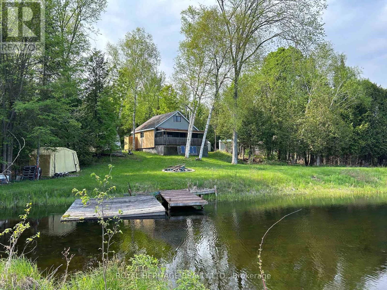 810 4TH LINE Image 9