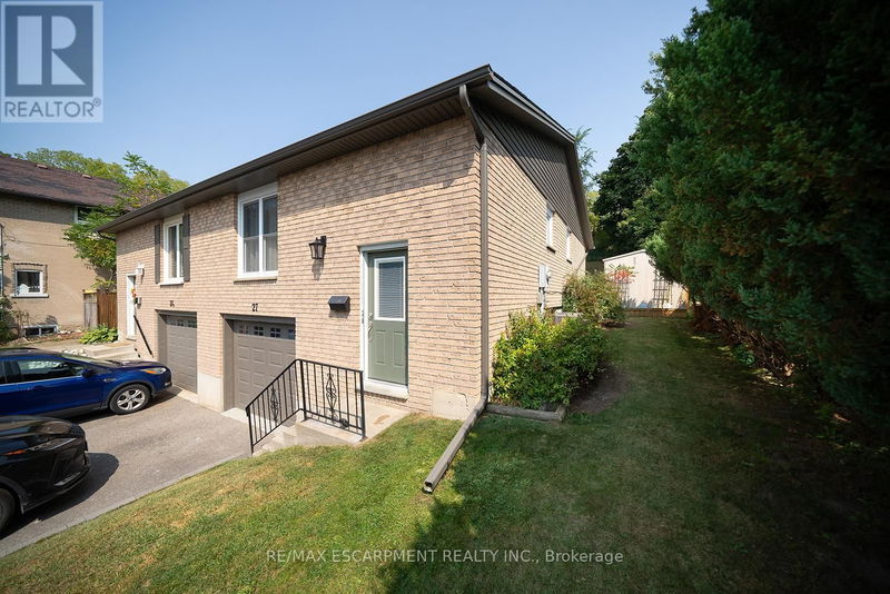 27 Mulholland Drive  Brant (Paris), N3L2J1 | Image 2