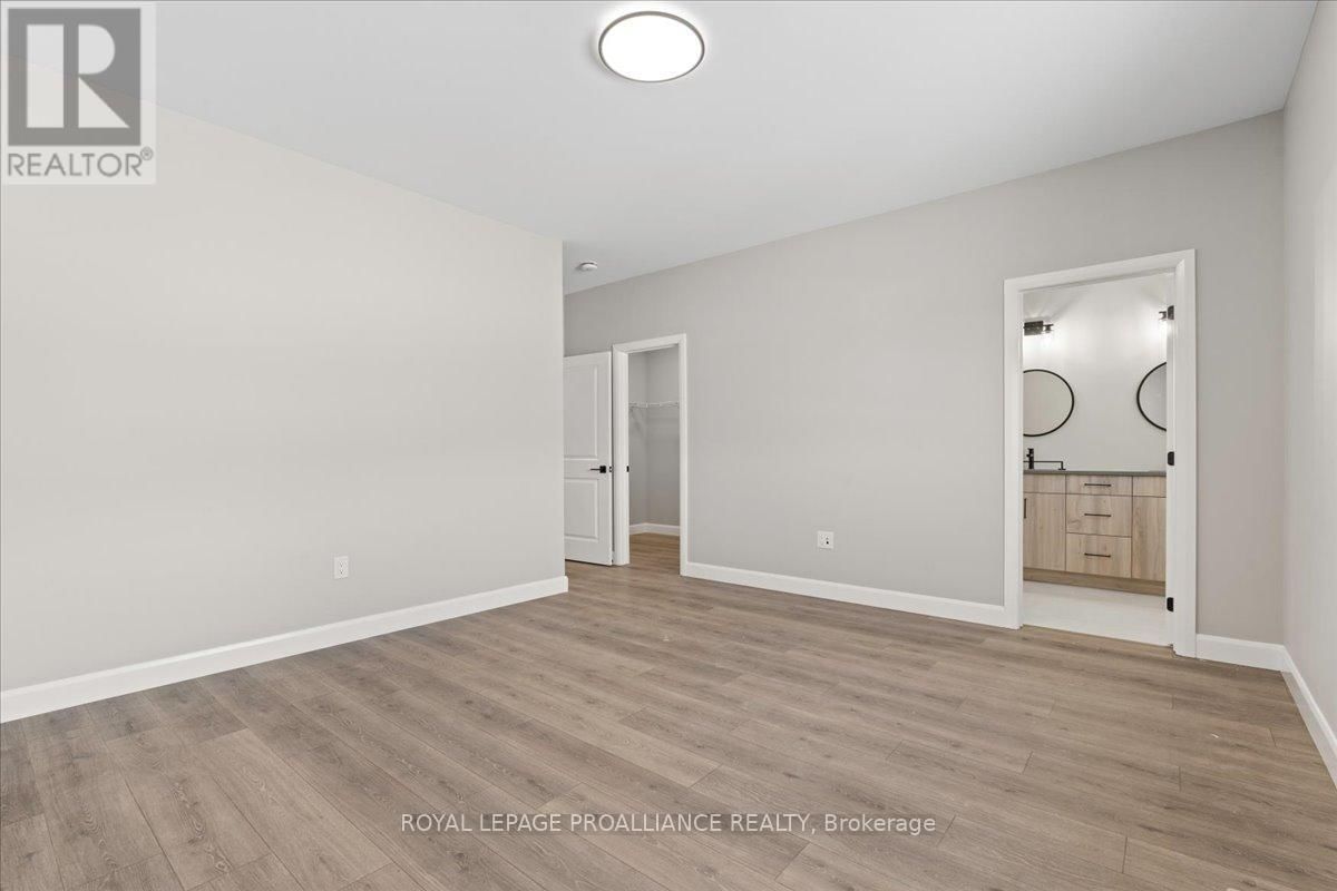 40 ROSEWOOD DRIVE Image 14