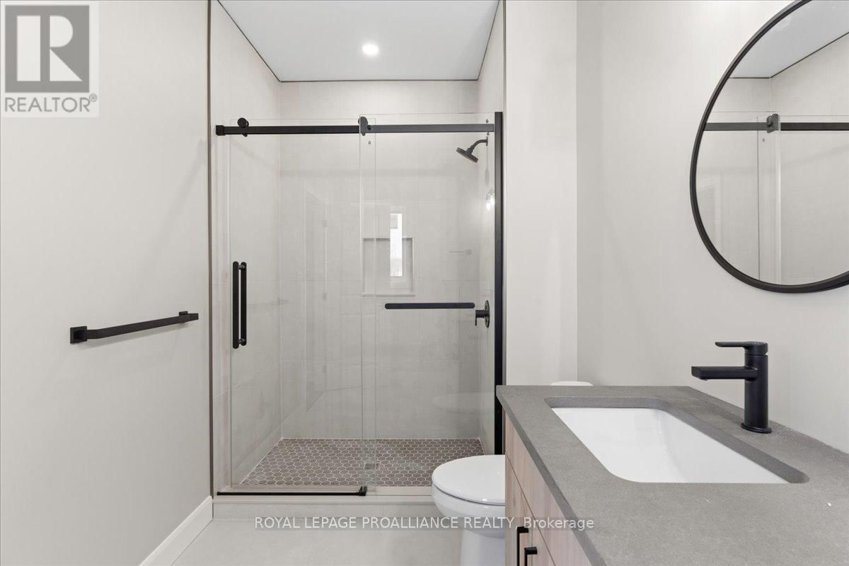 40 ROSEWOOD DRIVE Image 18