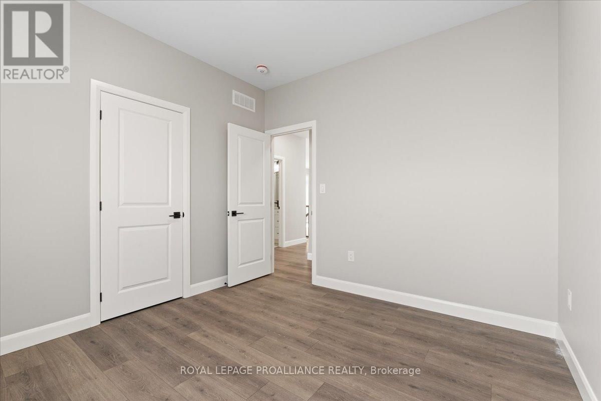 40 ROSEWOOD DRIVE Image 25