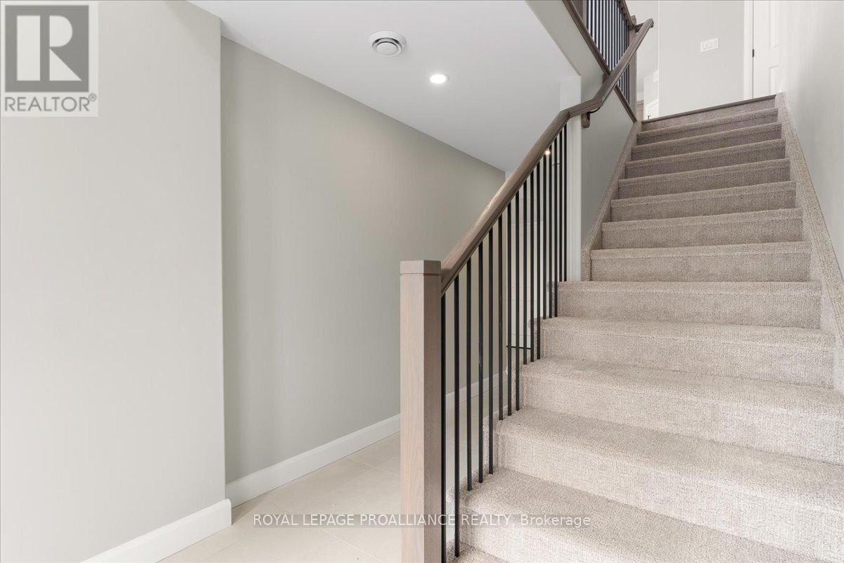 40 ROSEWOOD DRIVE Image 28
