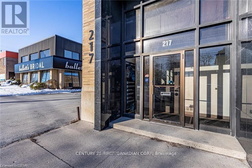 217 WHARNCLIFFE ROAD S Image 3