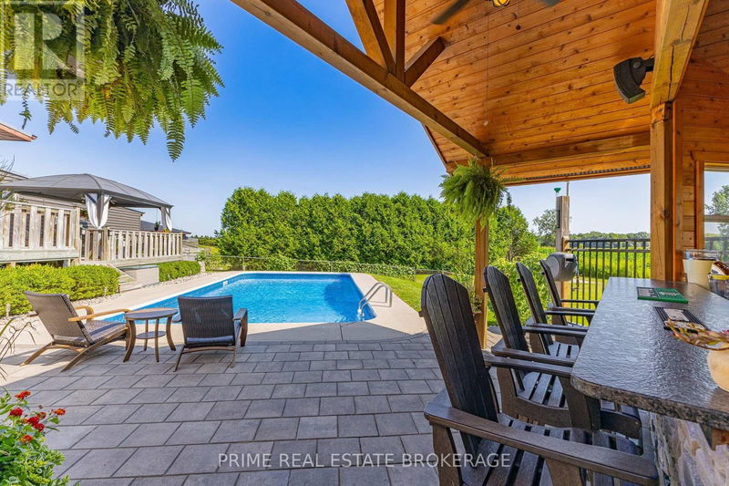 8819 Longwoods Road  Strathroy-Caradoc (Mount Brydges), N0L1W0 | Image 13