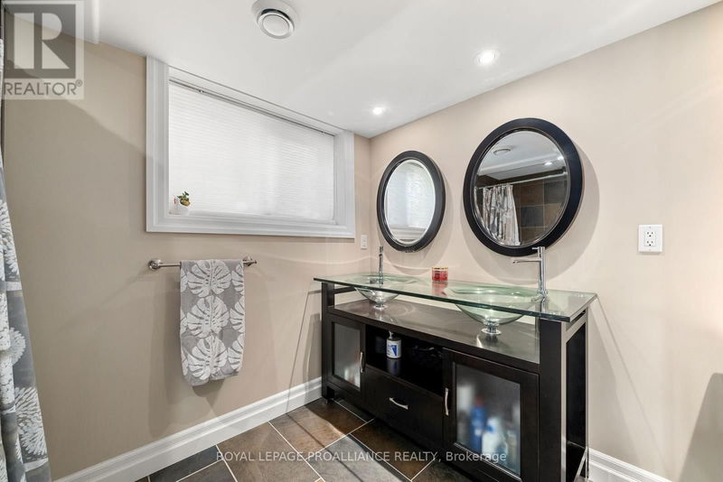 35 Settler's Landing Drive  Quinte West, K8R0A9 | Image 30