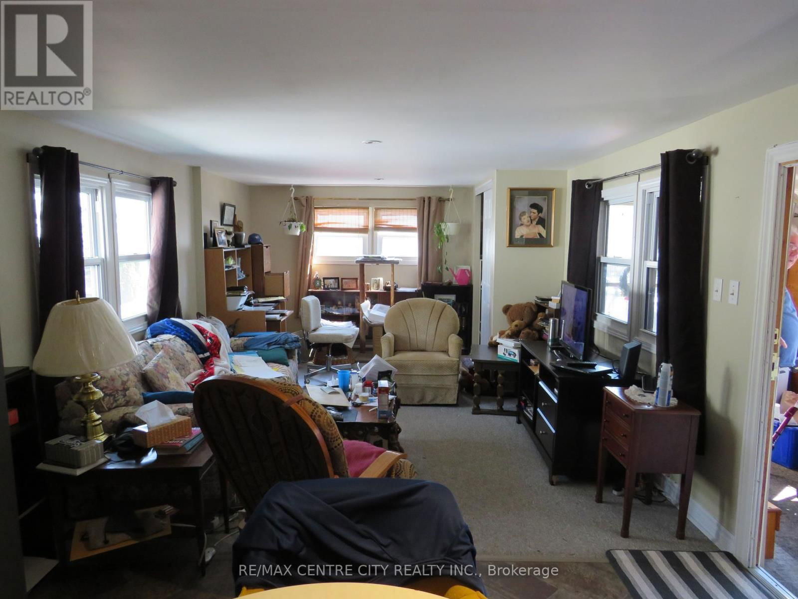 29 - 198 SPRINGBANK DRIVE Image 6