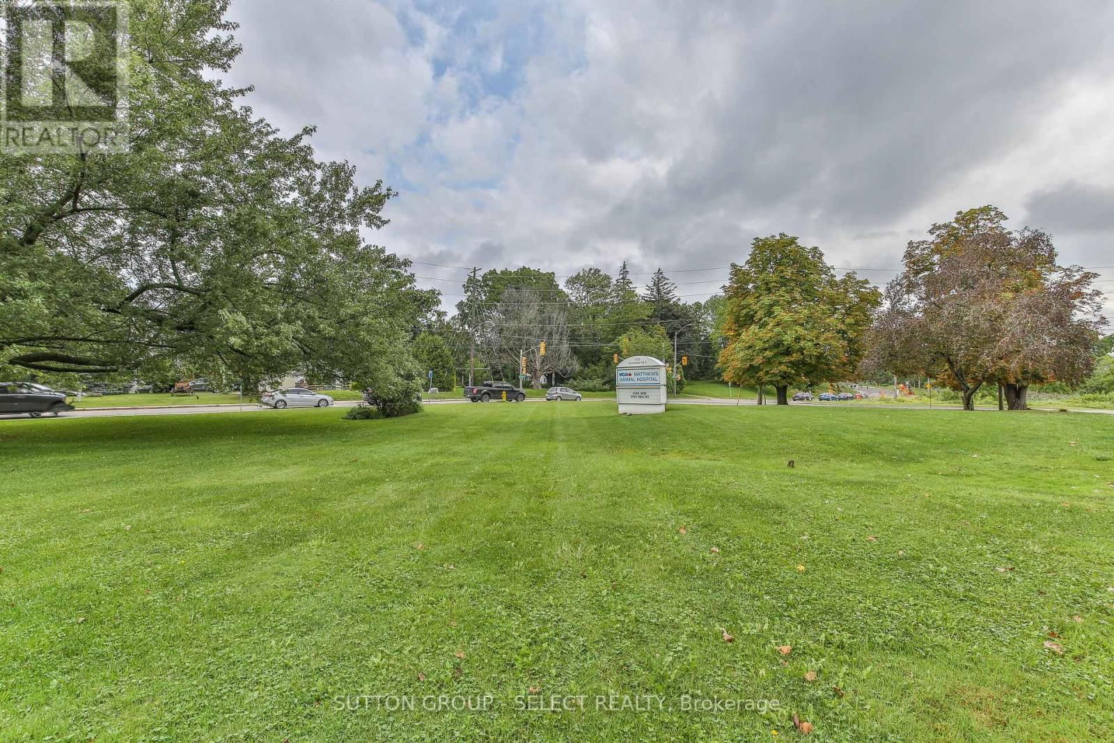 1255 SOUTHDALE ROAD E Image 9