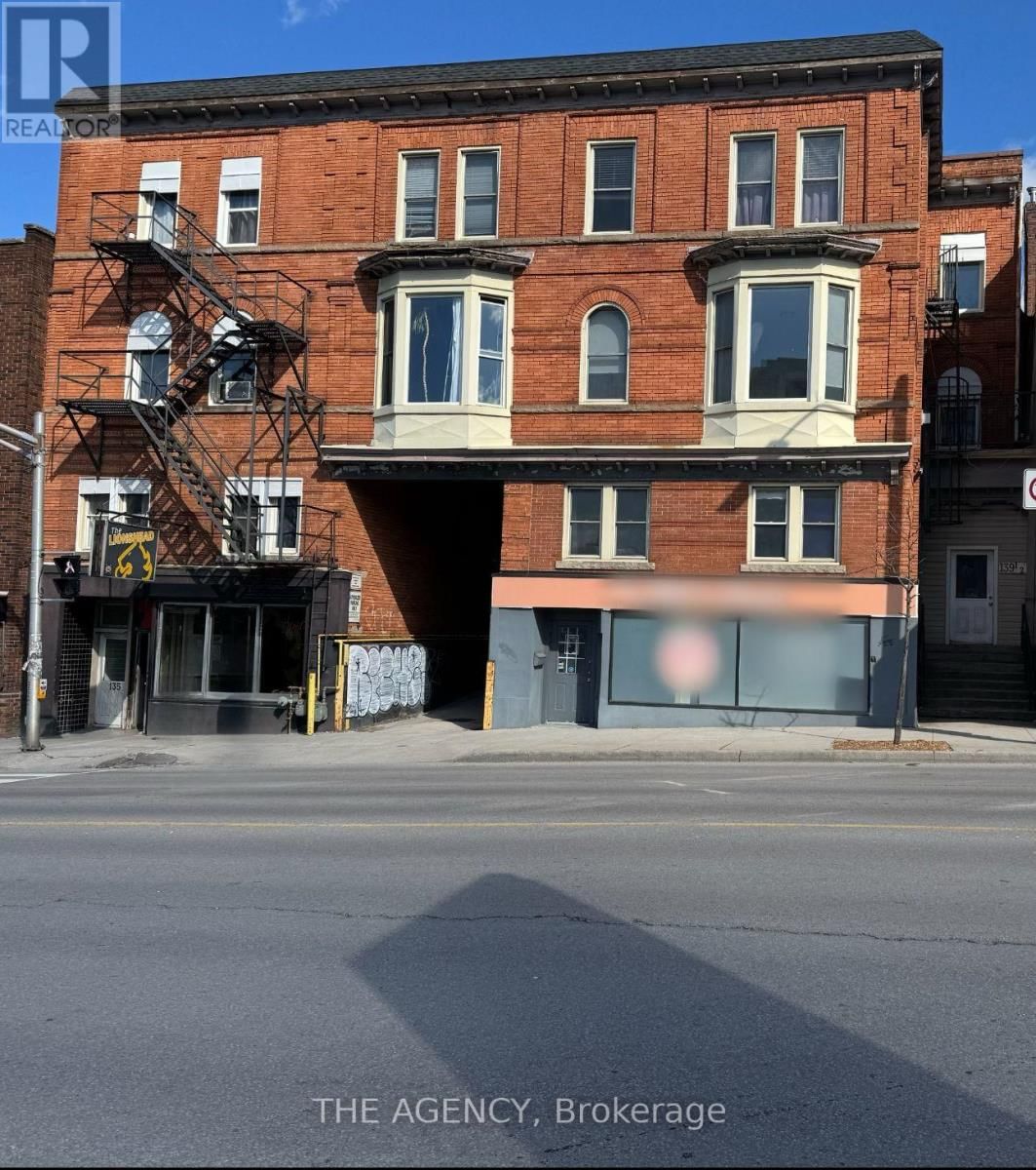 139 JOHN STREET S Image 1