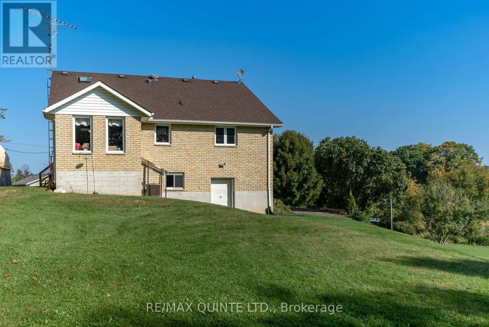 158 LIVINGWOOD CRESCENT Image 35