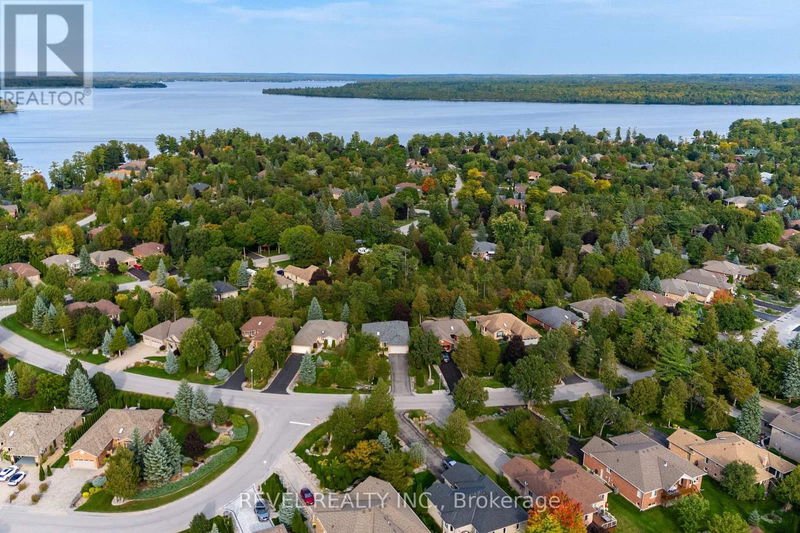 17 Island Bay Drive  Kawartha Lakes (Bobcaygeon), K0M1A0 | Image 2