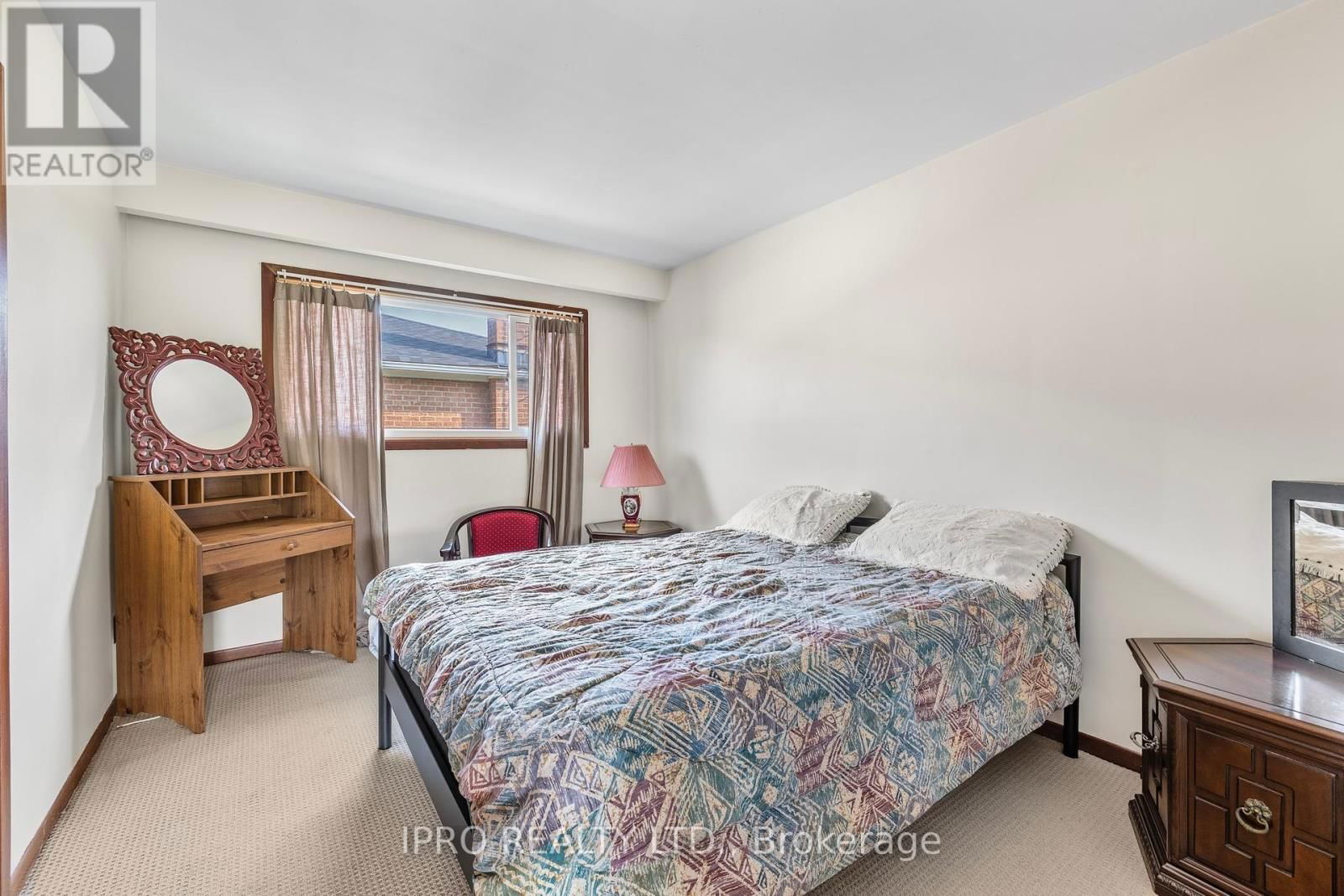 433457 4TH LINE Image 24