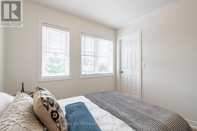 67 Golden Iris Crescent  Hamilton (Waterdown), L8B0R6 | Image 20