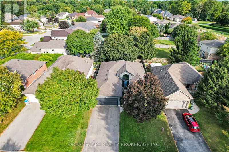 407 Riverview Drive  Strathroy-Caradoc (NE), N7G4A8 | Image 3