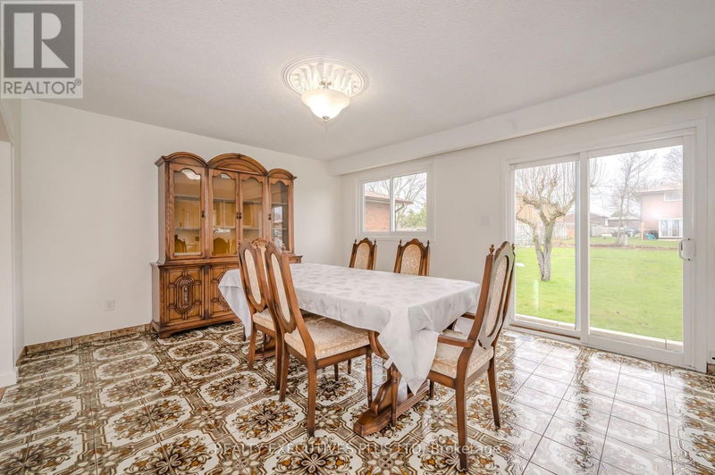 127 Applewood Crescent  Guelph (Onward Willow), N1H6B3 | Image 12