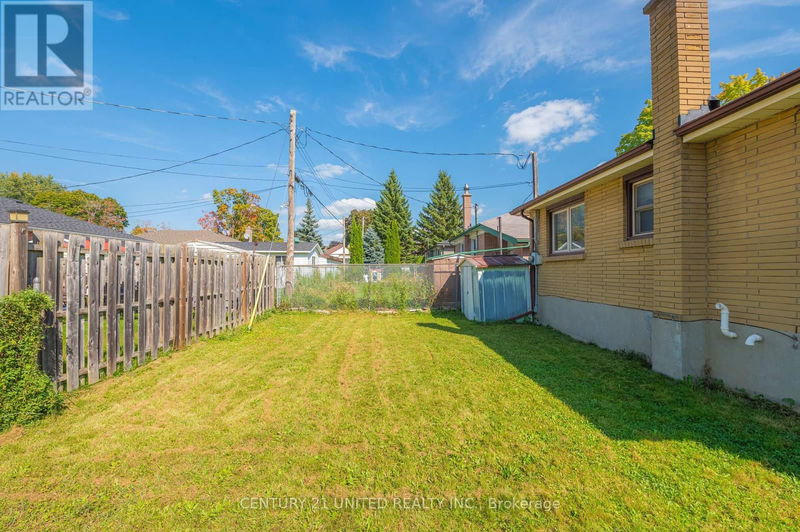 892 Elmdale Crescent  Peterborough (Northcrest), K9H6G2 | Image 5