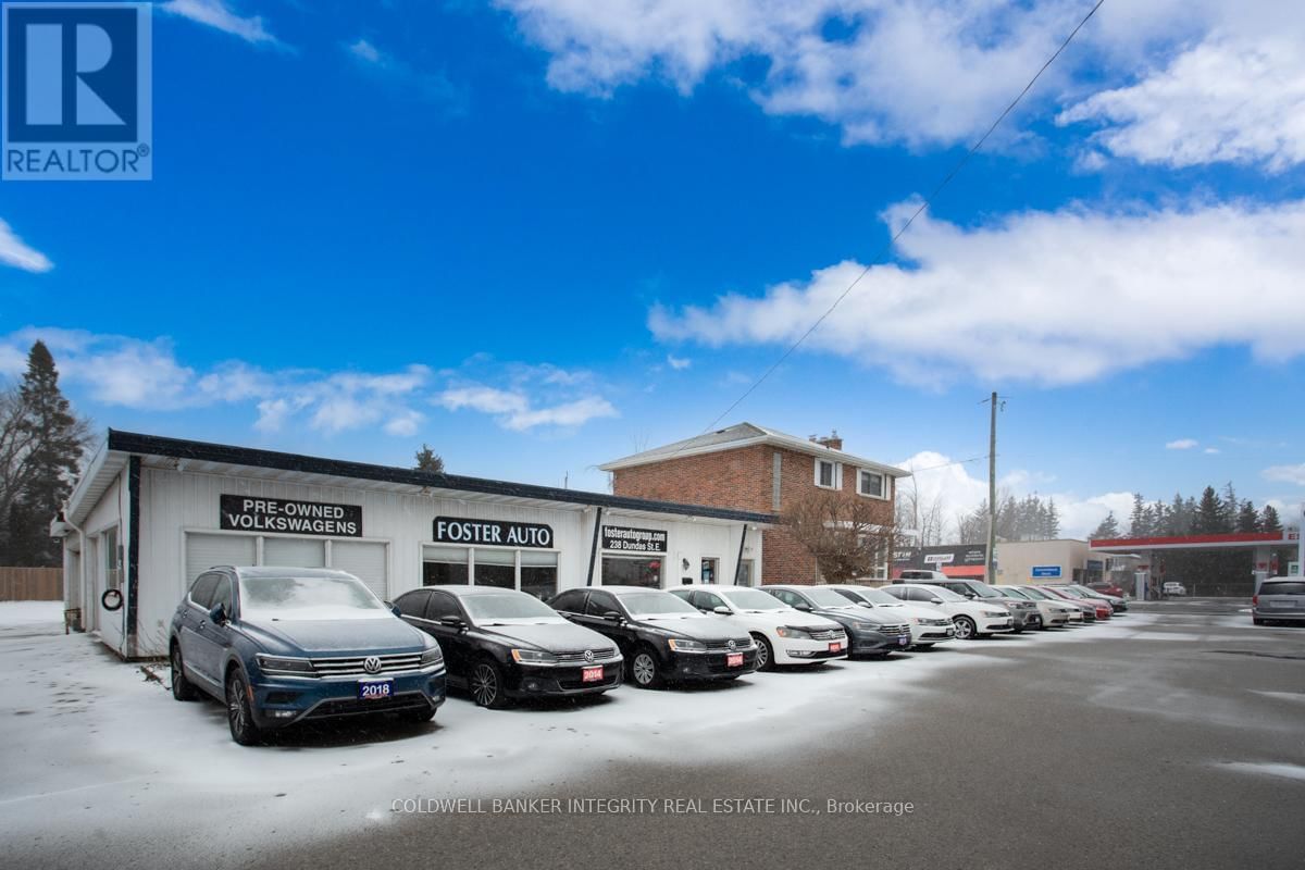 238 DUNDAS STREET E Image 10