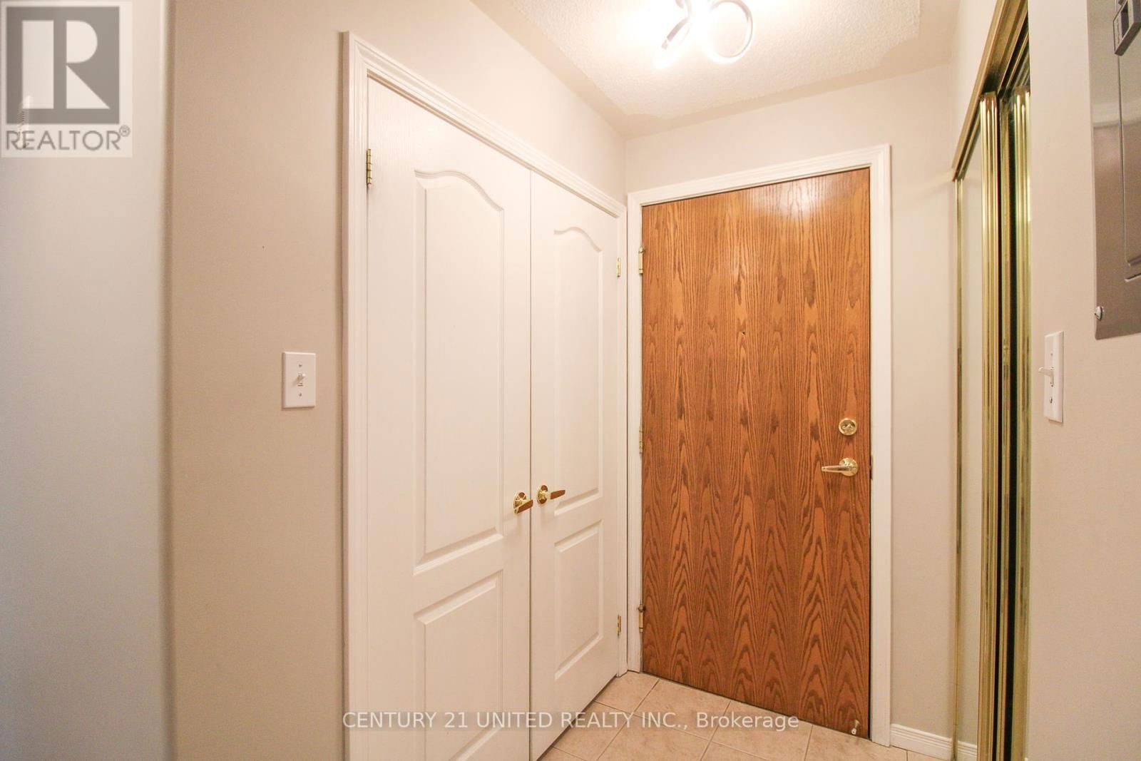 109 - 300 SPILLSBURY DRIVE Image 4