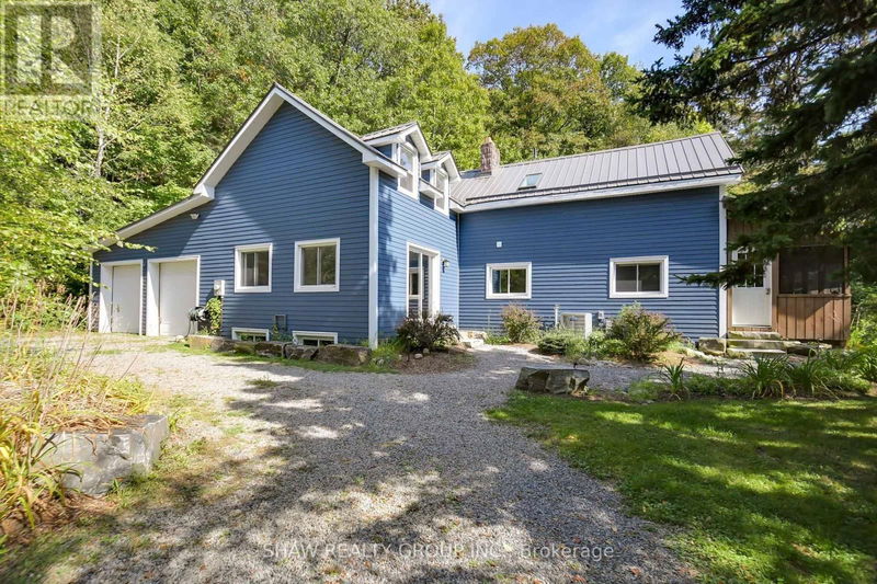 1258 Dwight Beach Road  Lake of Bays, P0A1H0 | Image 1