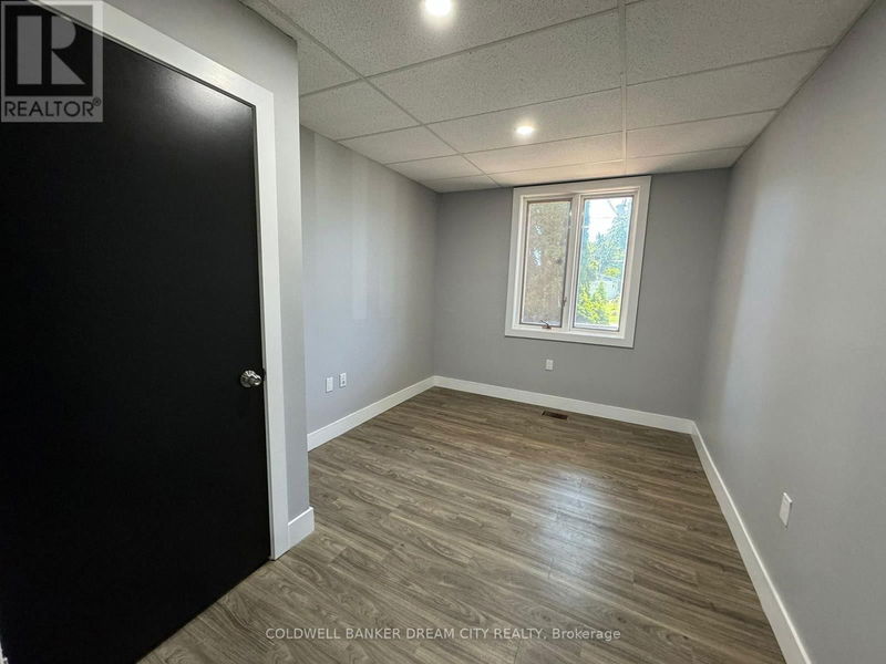 93 Main Street  Chatham-Kent (Highgate), N7M2R2 | Image 10