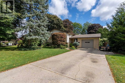 241 Dominion Street  Strathroy-Caradoc (NW), N7G3G9 | Image 1