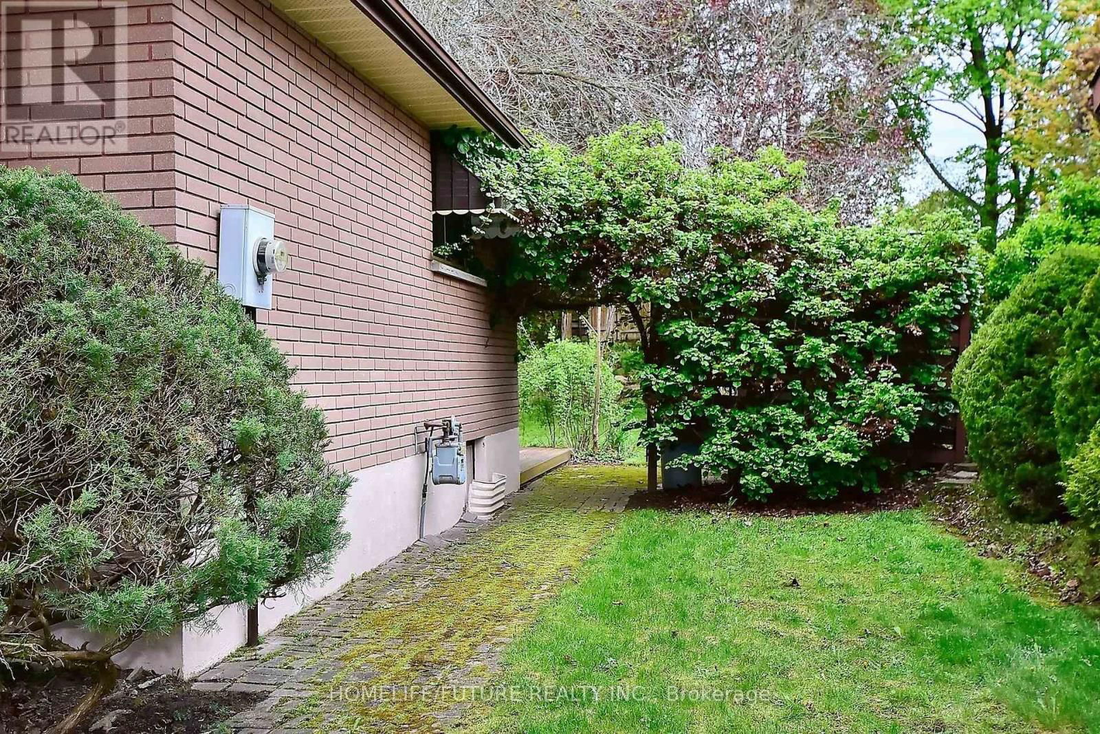 1238 ALGONQUIN BOULEVARD Image 31