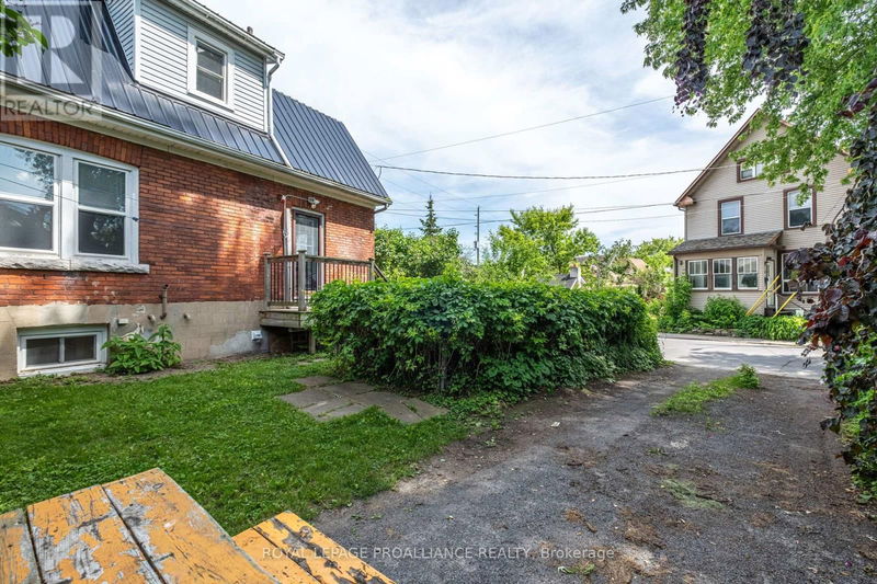 300 Division Street  Kingston, K7K3Z9 | Image 6