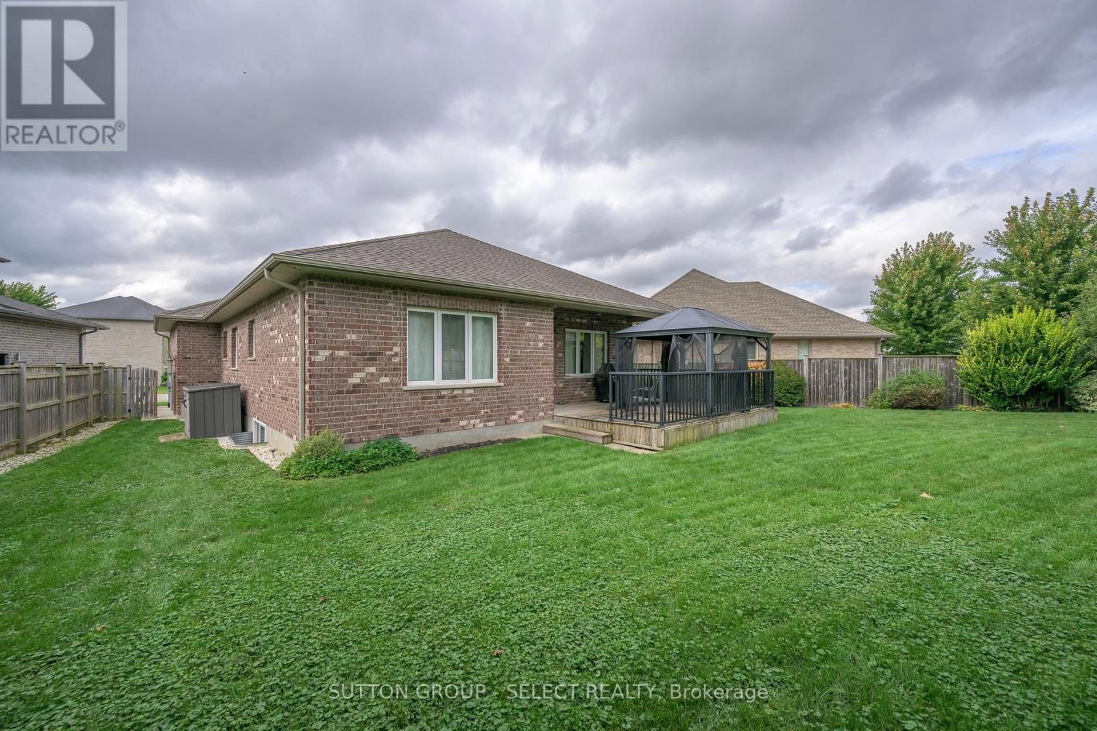 966 MOY CRESCENT Image 24