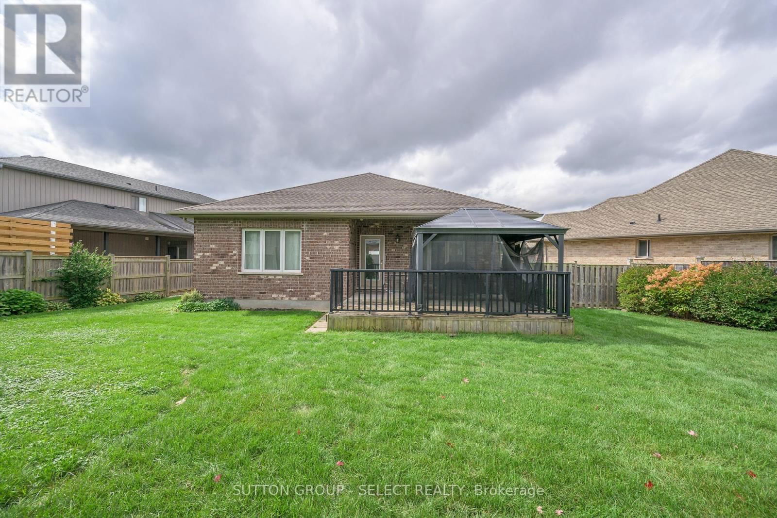 966 MOY CRESCENT Image 26