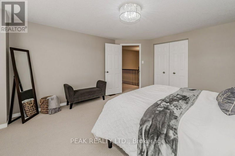 517 Peach Blossom Court  Kitchener, N2E3Z8 | Image 21