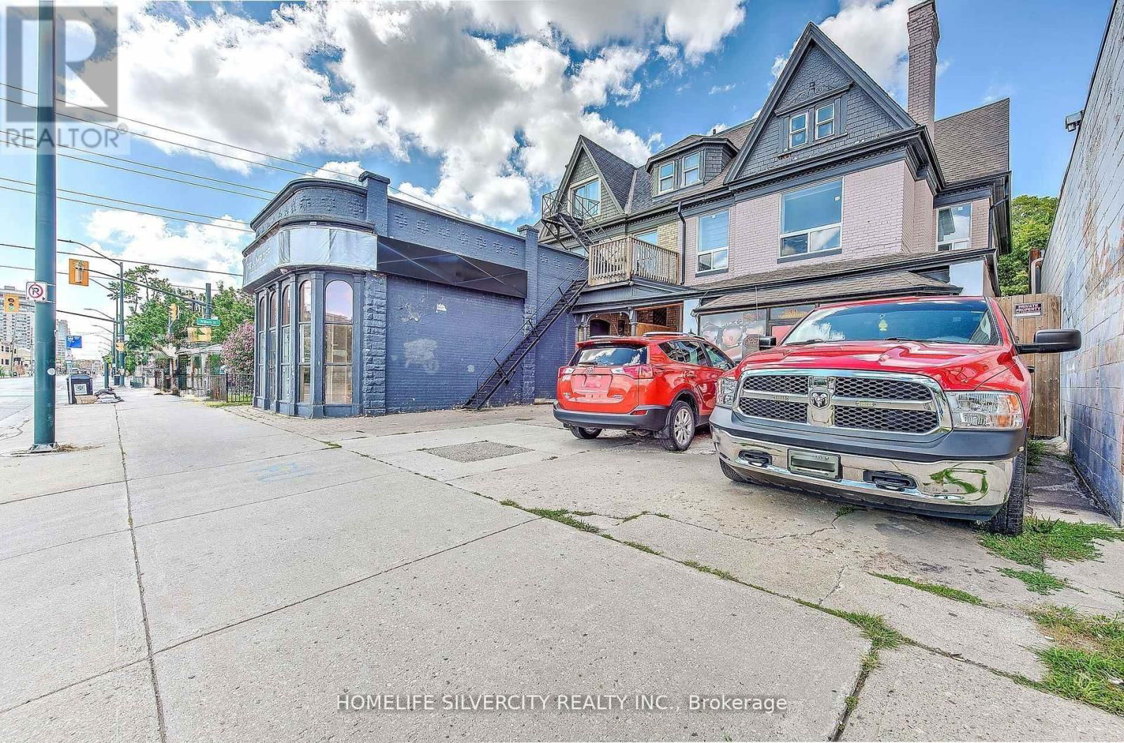 544 DUNDAS STREET E Image 3