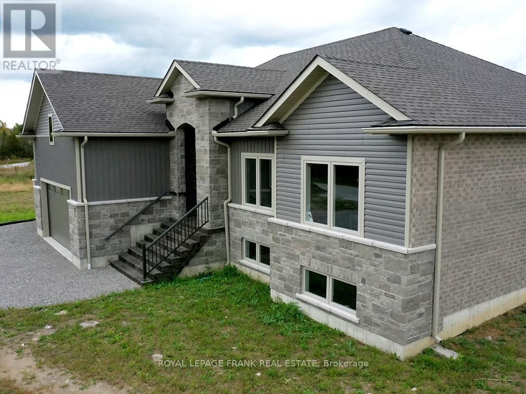 7 NIPIGON STREET Image 33