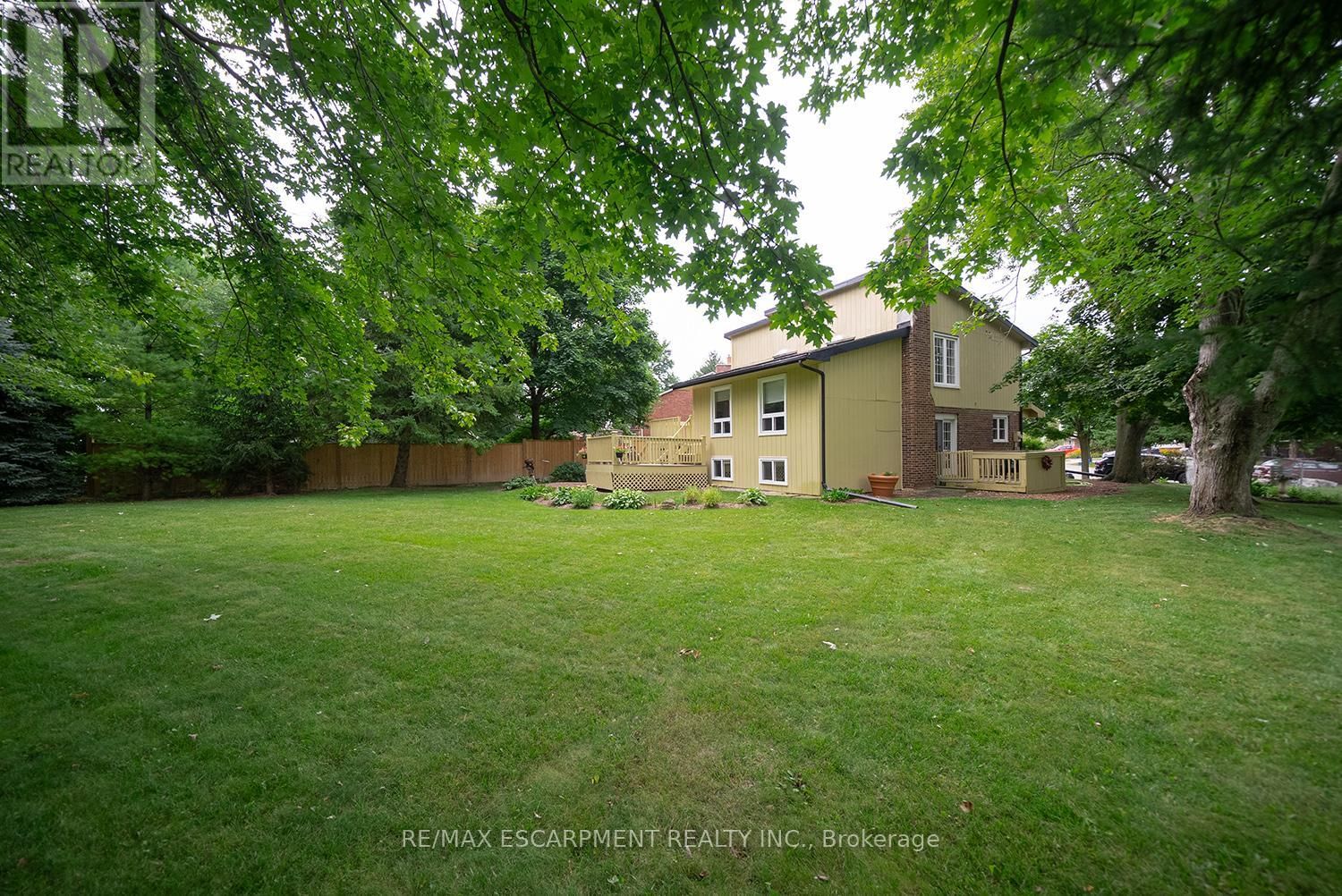 60 FIELDGATE DRIVE Image 34