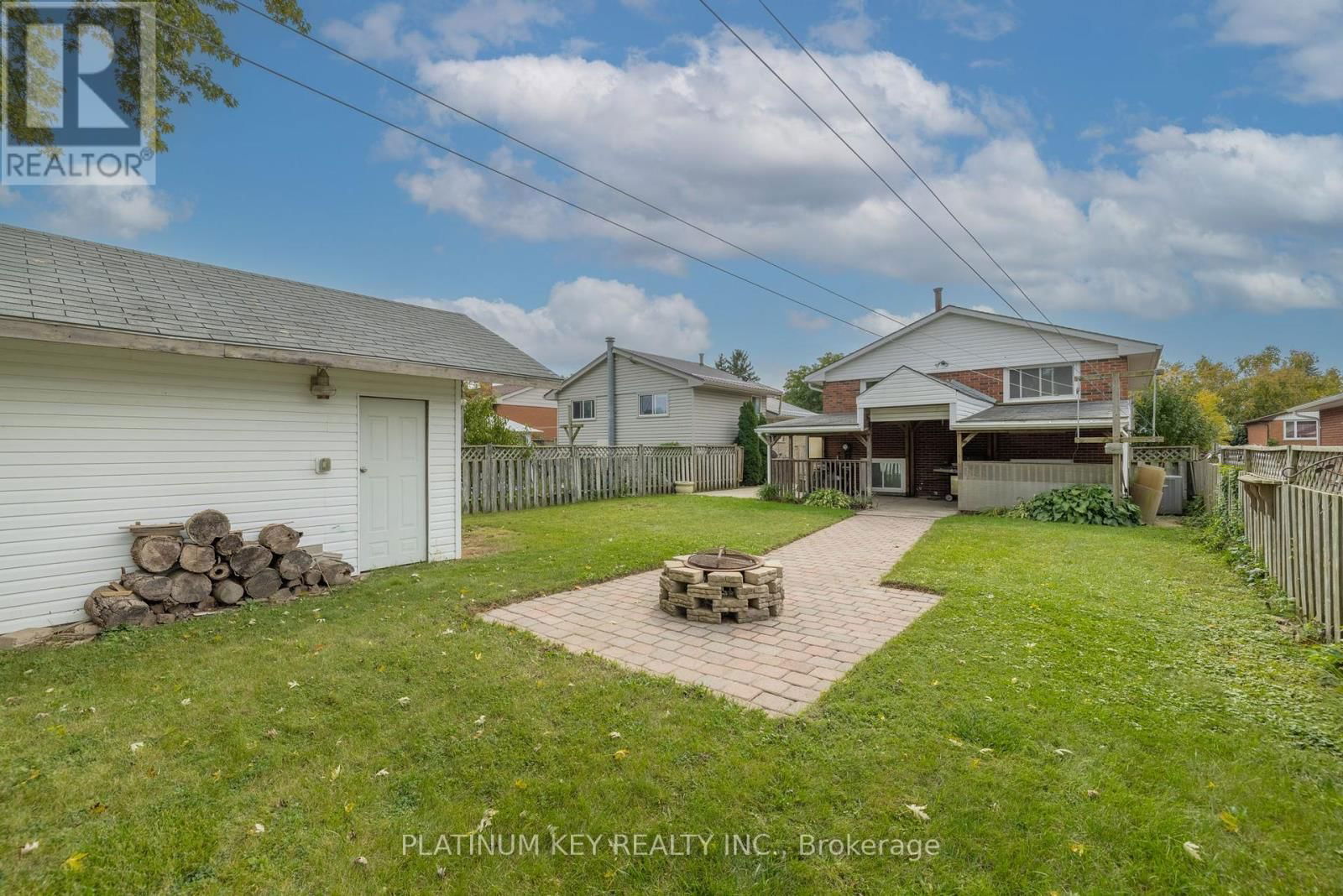 15 ROSEMOUNT CRESCENT Image 32