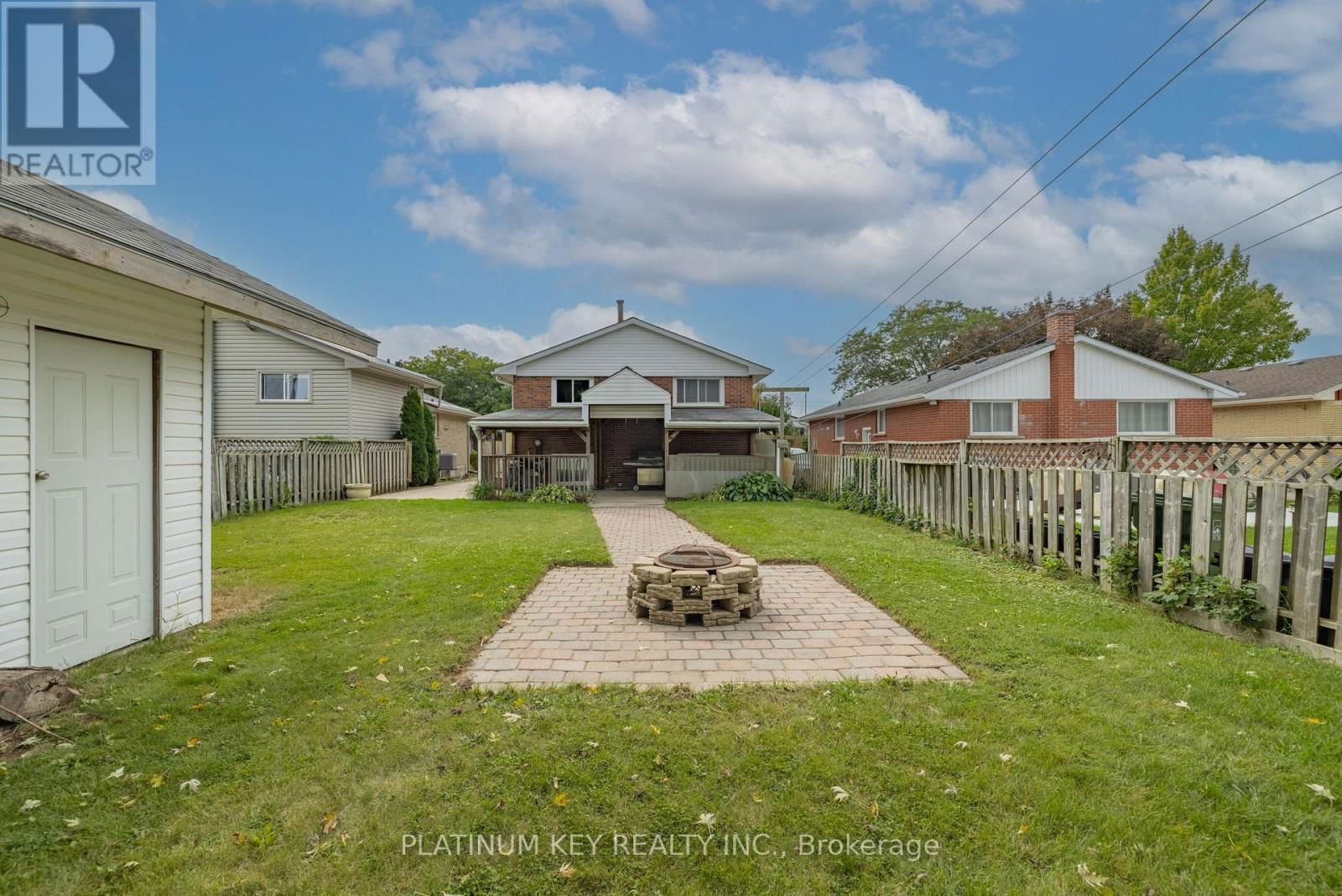 15 ROSEMOUNT CRESCENT Image 33