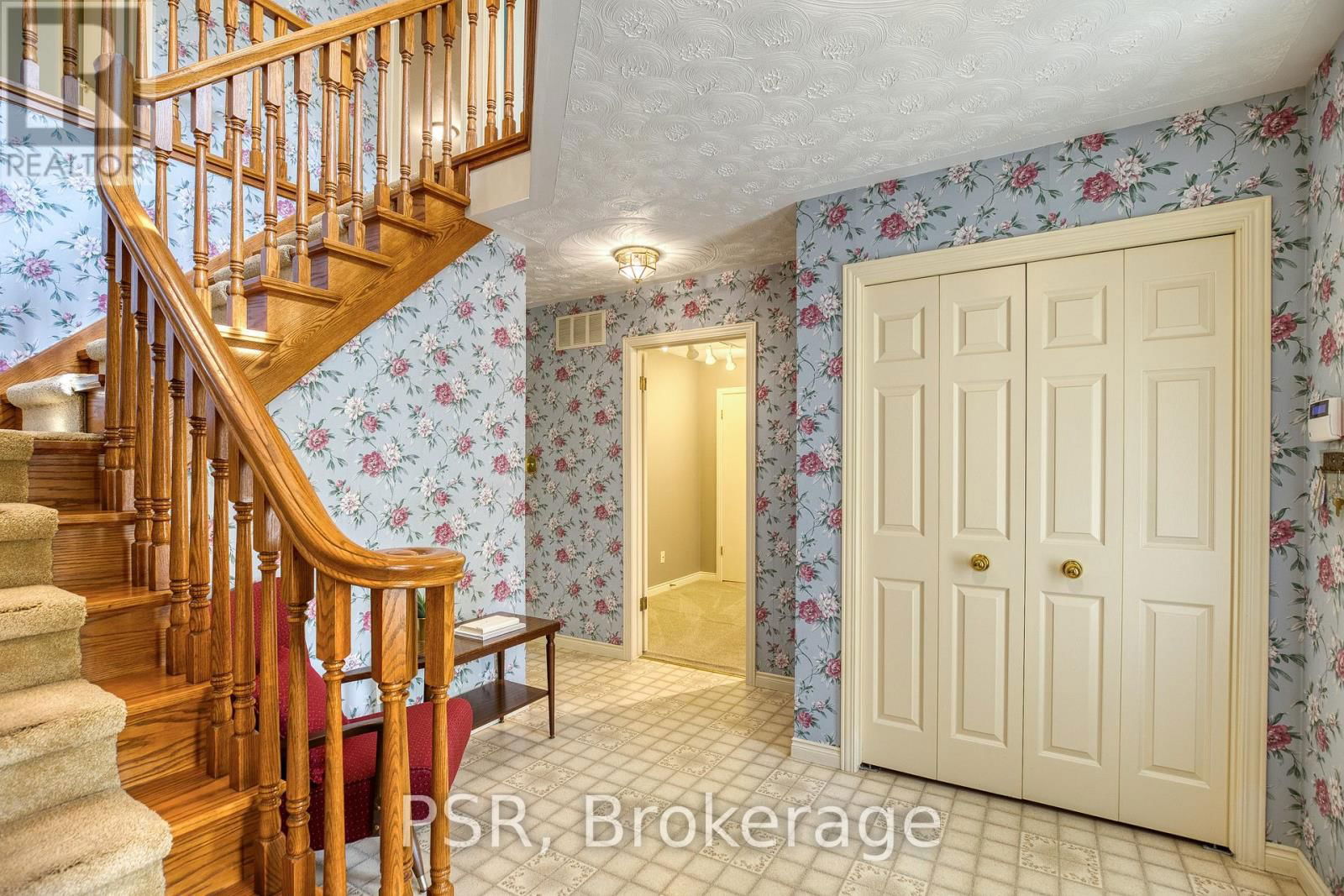 11 BOUND BROOK COURT Image 3