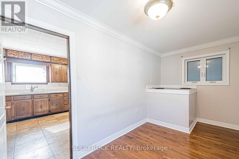 205 Ivon Avenue  Hamilton (Normanhurst), L8H5S9 | Image 11