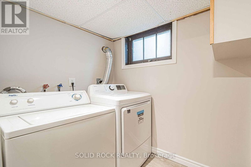 205 Ivon Avenue  Hamilton (Normanhurst), L8H5S9 | Image 3